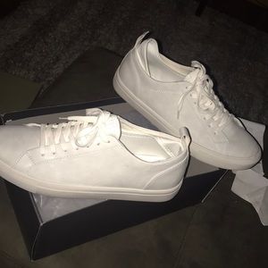 Goodfellow white pair of shoes